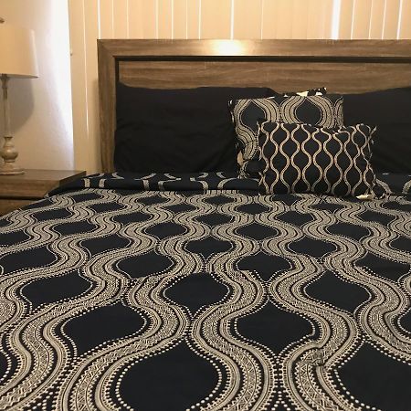 1 Bedroom / 1 Bath . Private Apt. Free Wifi, Interent & Parking Sinajana Zewnętrze zdjęcie