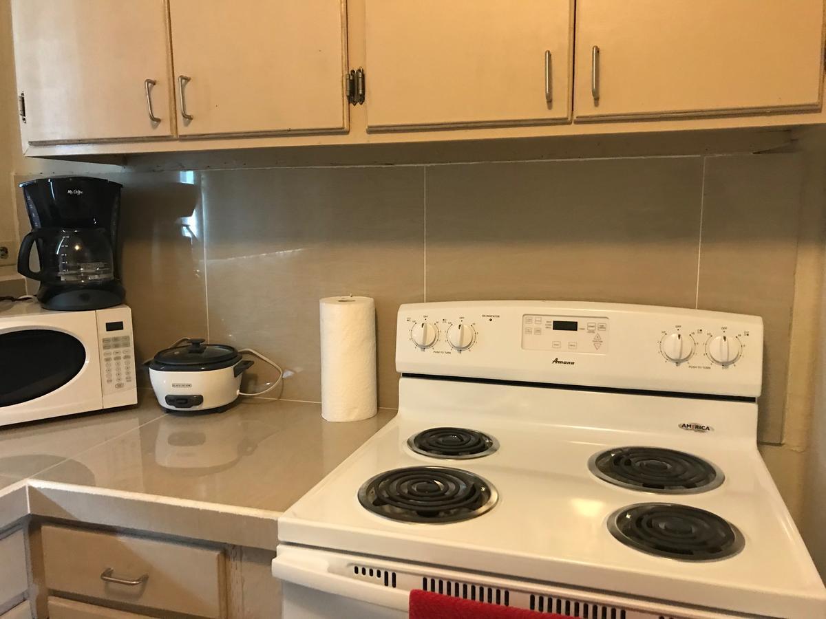 1 Bedroom / 1 Bath . Private Apt. Free Wifi, Interent & Parking Sinajana Zewnętrze zdjęcie